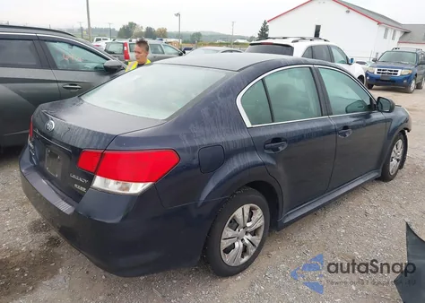 2013 Subaru Legacy 2.5I z USA, uszkodzony, nr VIN 4S3BMBA68D3008539